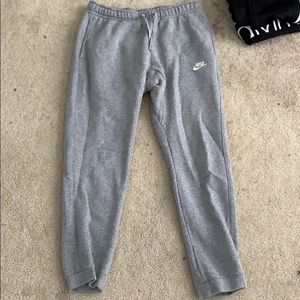Gray Nike men’s comfortable joggers !!